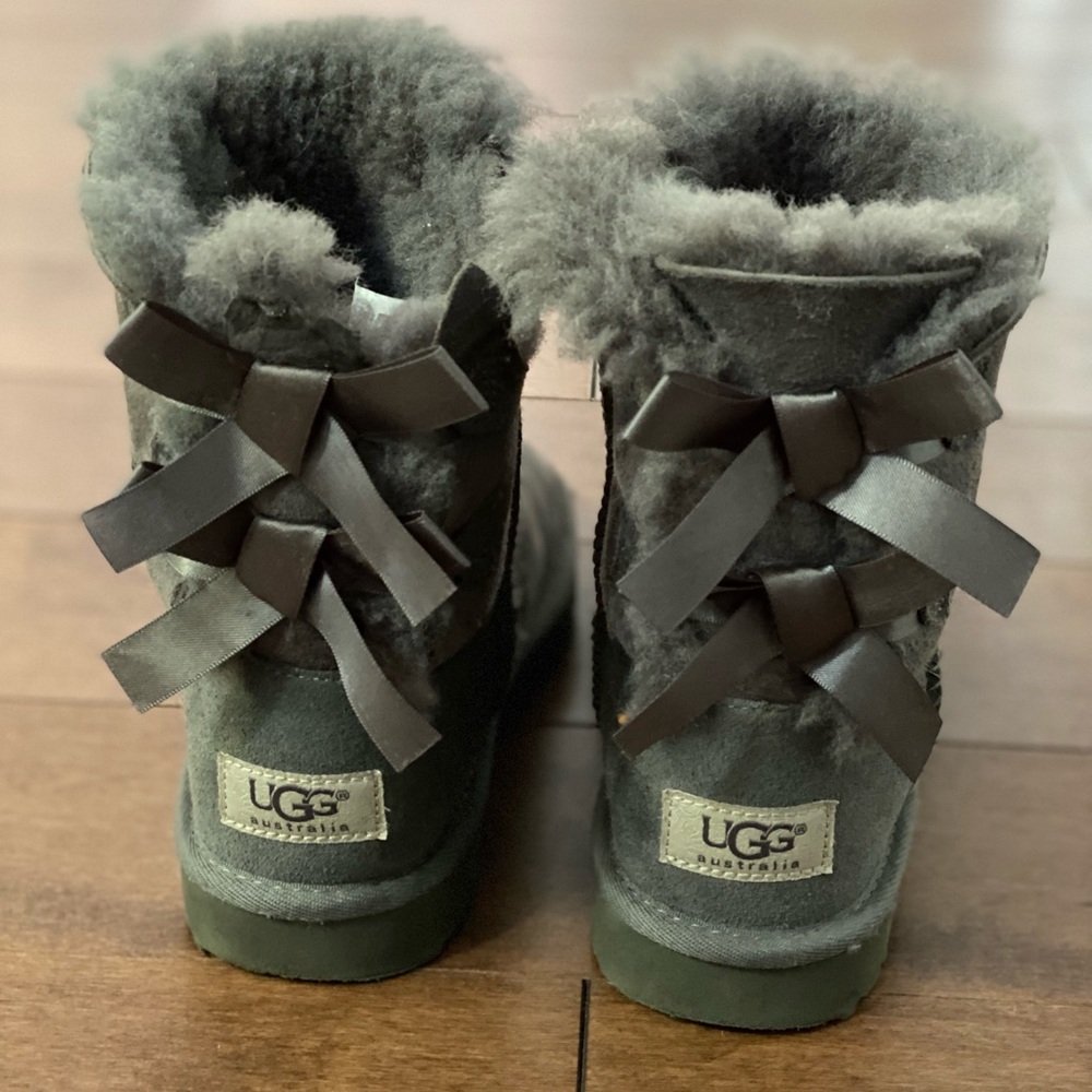 Ugg Bailey Bow - gray - girls size 1